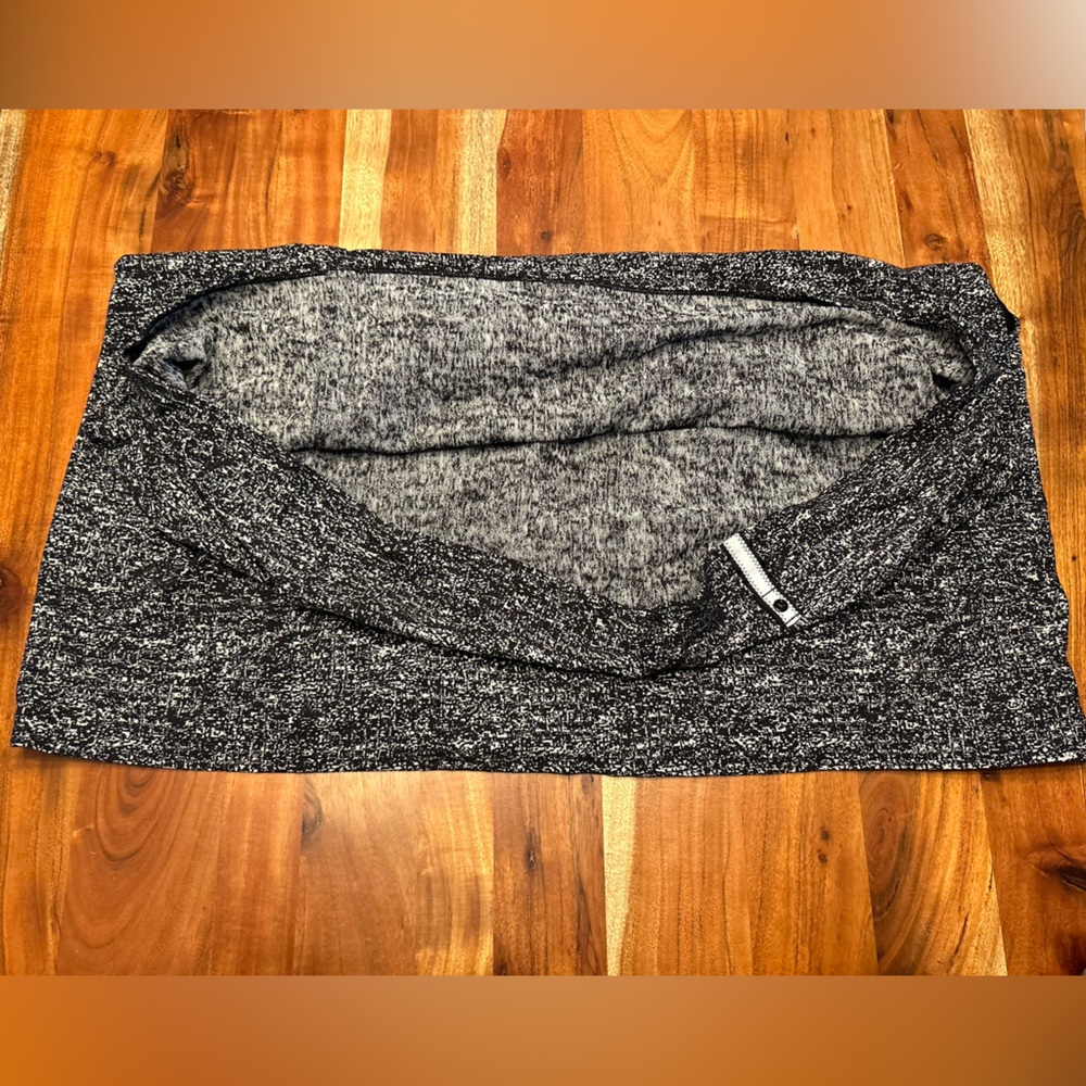 Lululemon scarf. (Reversible)